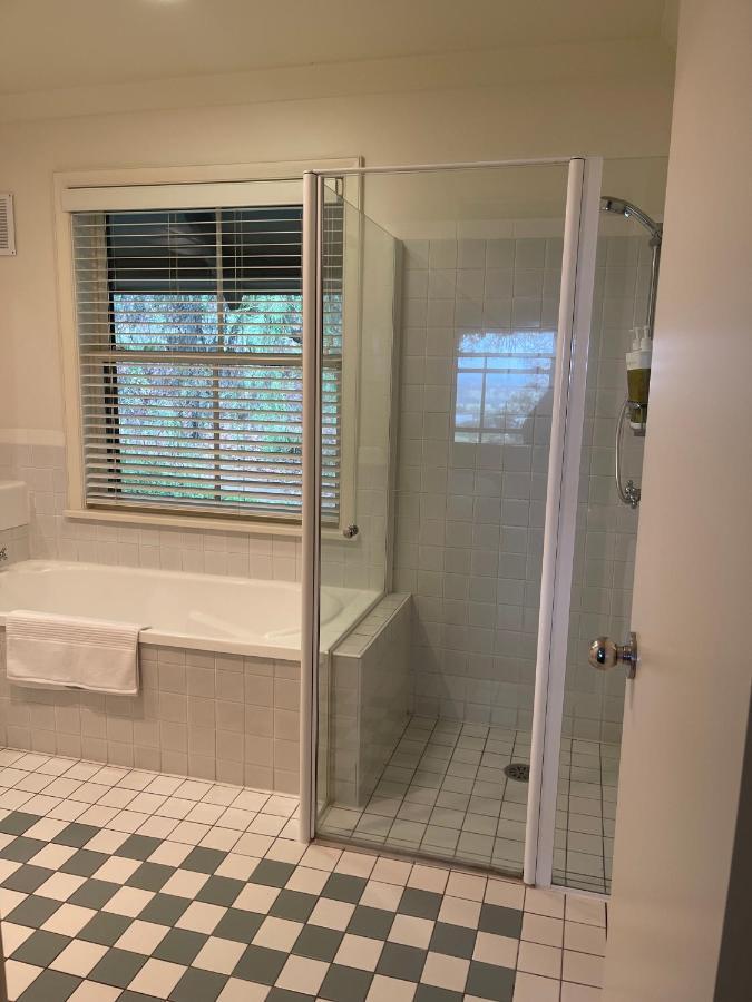 Villa Provincial - 2 Bedrooms Both With Ensuites -Situated In Cypress Lakes Resort Pokolbin Exterior photo